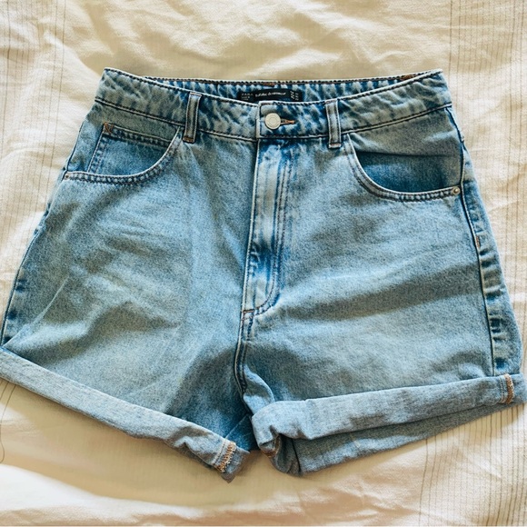 Zara Mom Fit Hi-Rise Denim Shorts in Size 6 - Picture 8 of 12